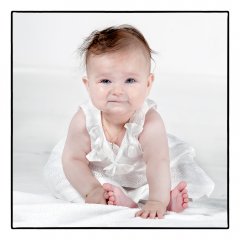 Baby met jurkje fotoshoot.jpg